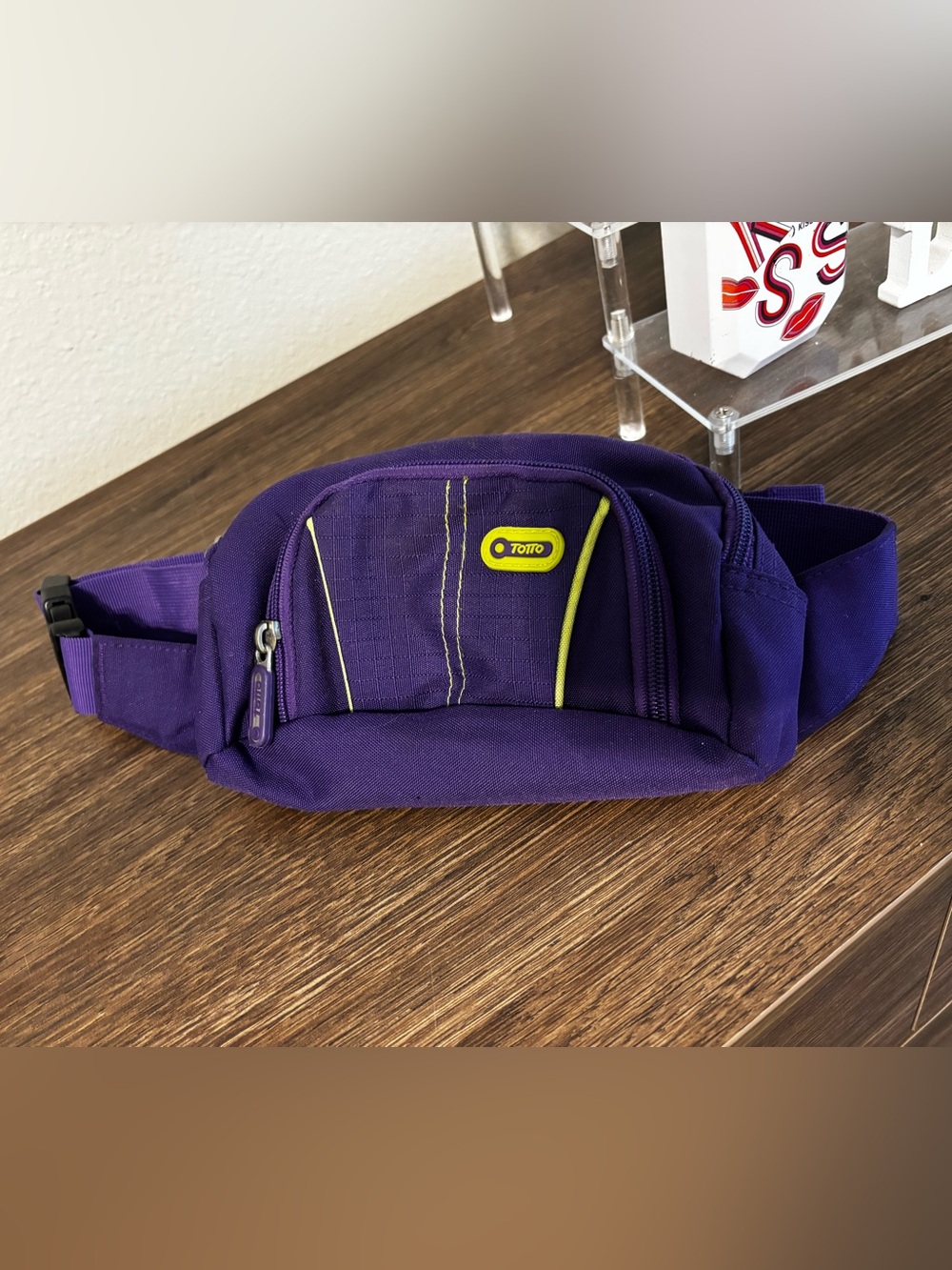 TOTTO Unisex Purple Belt Bag with Lime Trim - Compact Hands-Free Carry